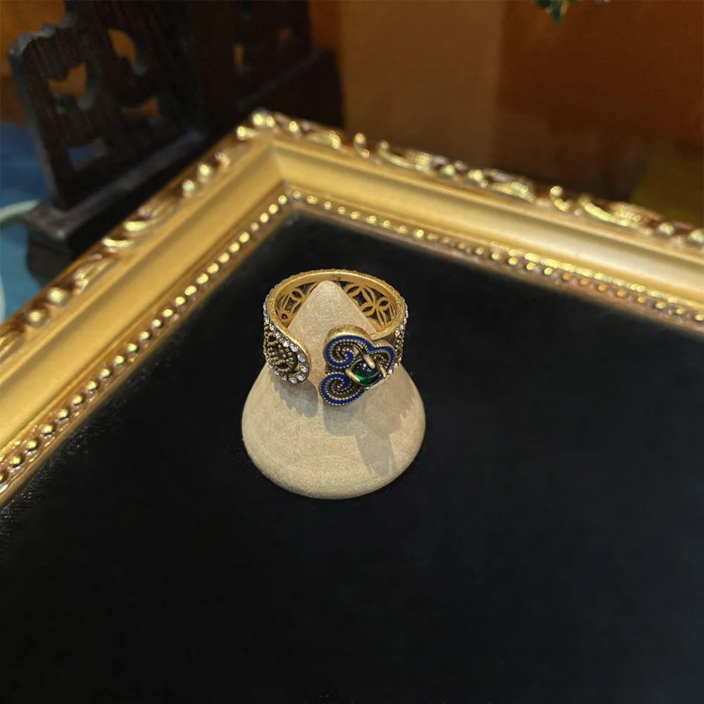 Antique copper set with green glass blue design open ring for women‘s girl party gift jewlry whosale
Antique copper set with green glass blue design open ring for women‘s girl party gift jewlry whosale