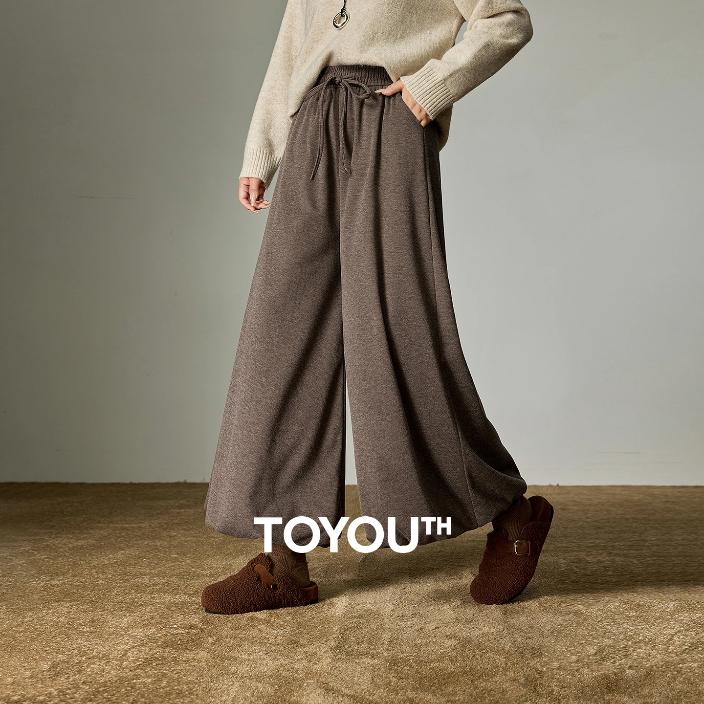 TOYOUTH Women's Pear-shaped Casual Pants 2025 Winter New Wide-leg Korean Lazy Style Long Pants
TOYOUTH Women's Pear-shaped Casual Pants 2025 Winter New Wide-leg Korean Lazy Style Long Pants