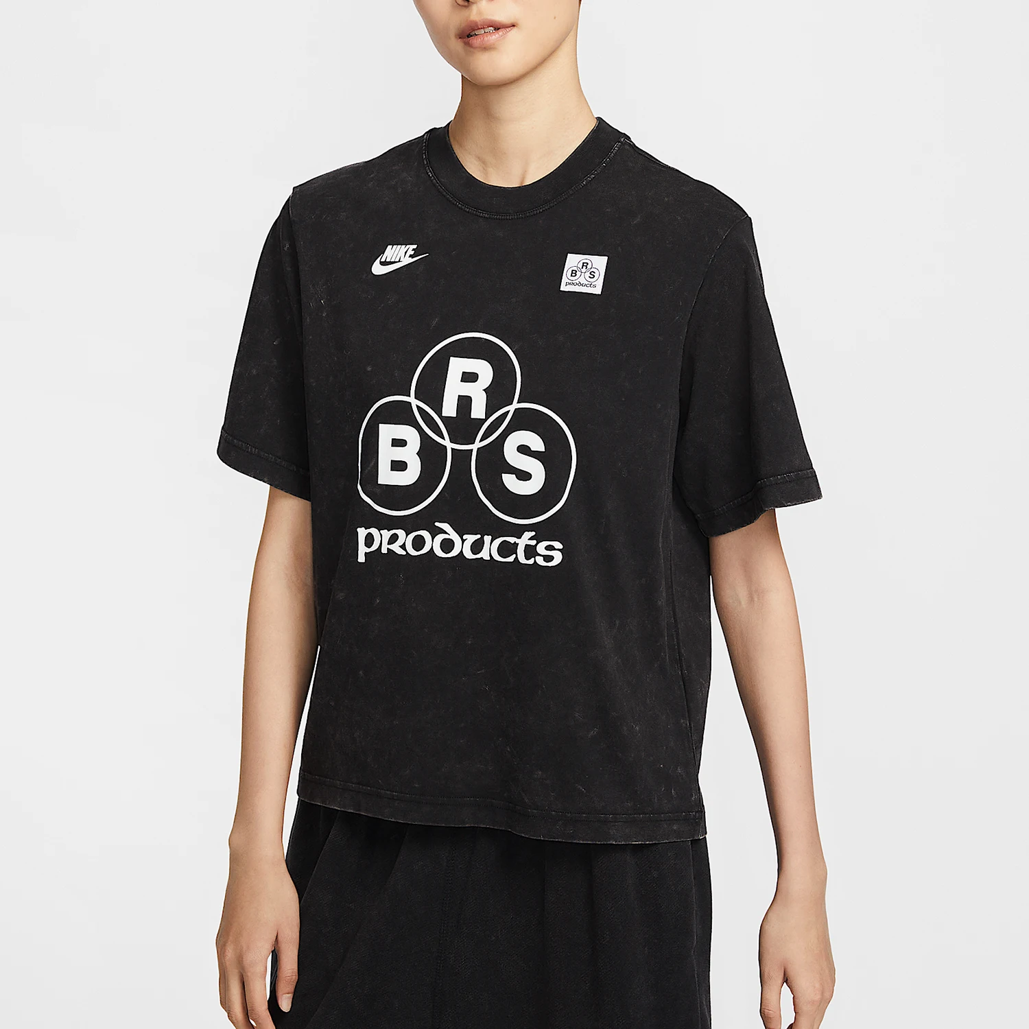 Nike Authentic Sportswear Women's Round Neck Loose Daily T-Shirt IF0623-010
Nike Authentic Sportswear Women's Round Neck Loose Daily T-Shirt IF0623-010
