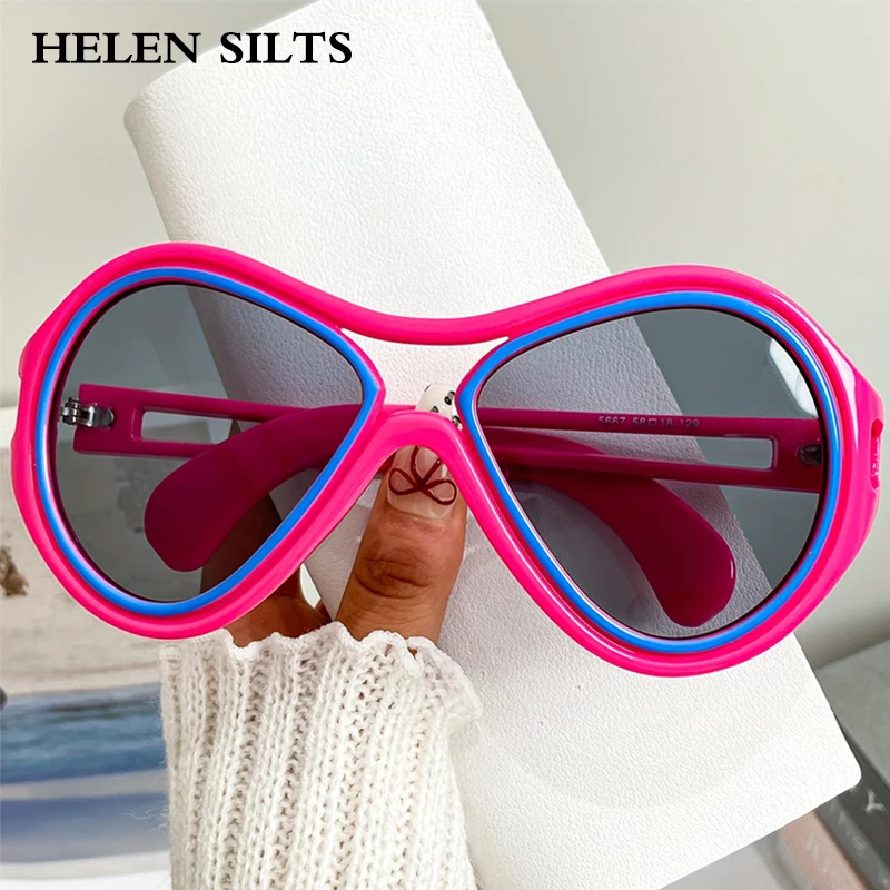 Luxury Brand Designer Oversized Oval Sunglasses Women 2025 New Popular Two-Tone Vintage Sun Glasses Men Punk Sun Glasses UV400
Luxury Brand Designer Oversized Oval Sunglasses Women 2025 New Popular Two-Tone Vintage Sun Glasses Men Punk Sun Glasses UV400