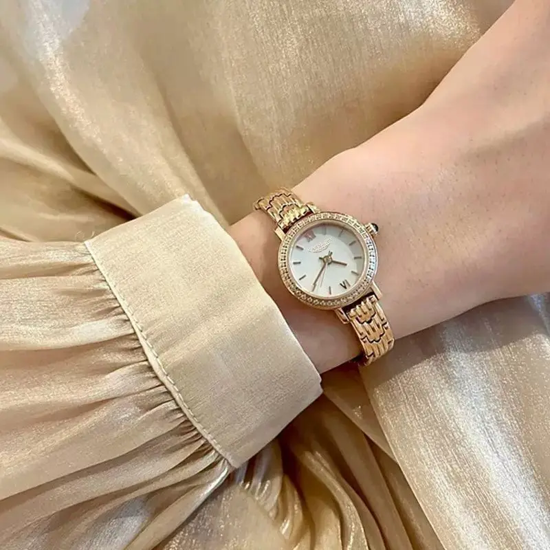 Genuine Swiss 2025 new gold women's automatic mechanical watch light luxury simple fashion chain waterproof quartz watch luxury
Genuine Swiss 2025 new gold women's automatic mechanical watch light luxury simple fashion chain waterproof quartz watch luxury