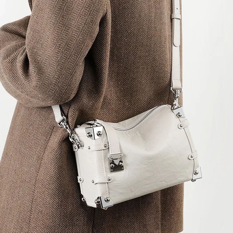 Women Genuine Leather Rivet Handbags Female Luxury Square Soft Leather Box Shoulder Bag Vintage Small Girls Crossbody Bag Bolsos
Women Genuine Leather Rivet Handbags Female Luxury Square Soft Leather Box Shoulder Bag Vintage Small Girls Crossbody Bag Bolsos