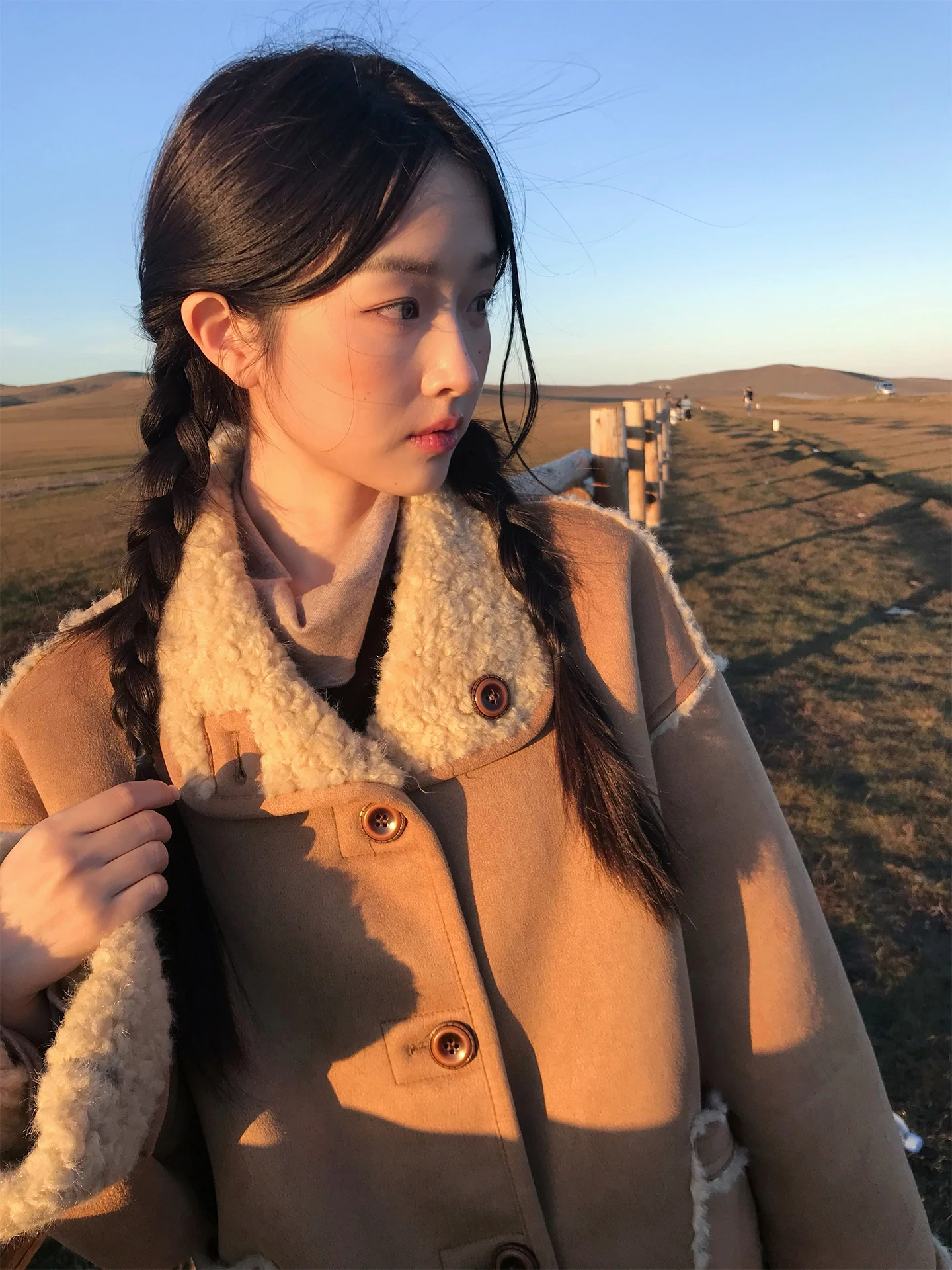 Двустороннее пальто Holid Map из экологичной замши и меха, винтажное, с интегрированной кожаной и меховой отделкой, женская верхняя одежда
Двустороннее пальто Holid Map из экологичной замши и меха, винтажное, с интегрированной кожаной и меховой отделкой, женская верхняя одежда