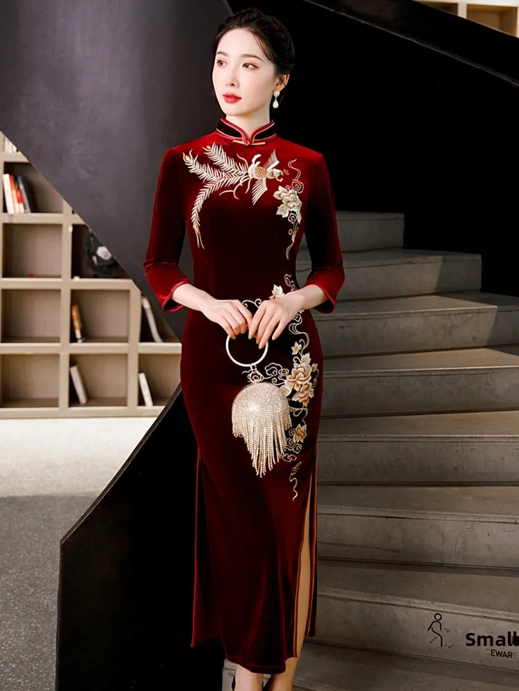 Ele Red Velvet Qipao Wedding Dr Svel High Slit for andma Wedding Banquet High-End Sensation
Ele Red Velvet Qipao Wedding Dr Svel High Slit for andma Wedding Banquet High-End Sensation