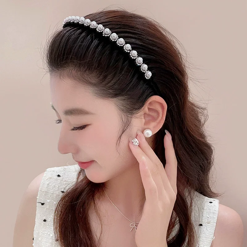 Female Pearls Rhinestone Headband for Washing Face Women Girls Hair Styling Tools 2025 New Hair Clip Hairbands Accessories
Female Pearls Rhinestone Headband for Washing Face Women Girls Hair Styling Tools 2025 New Hair Clip Hairbands Accessories
