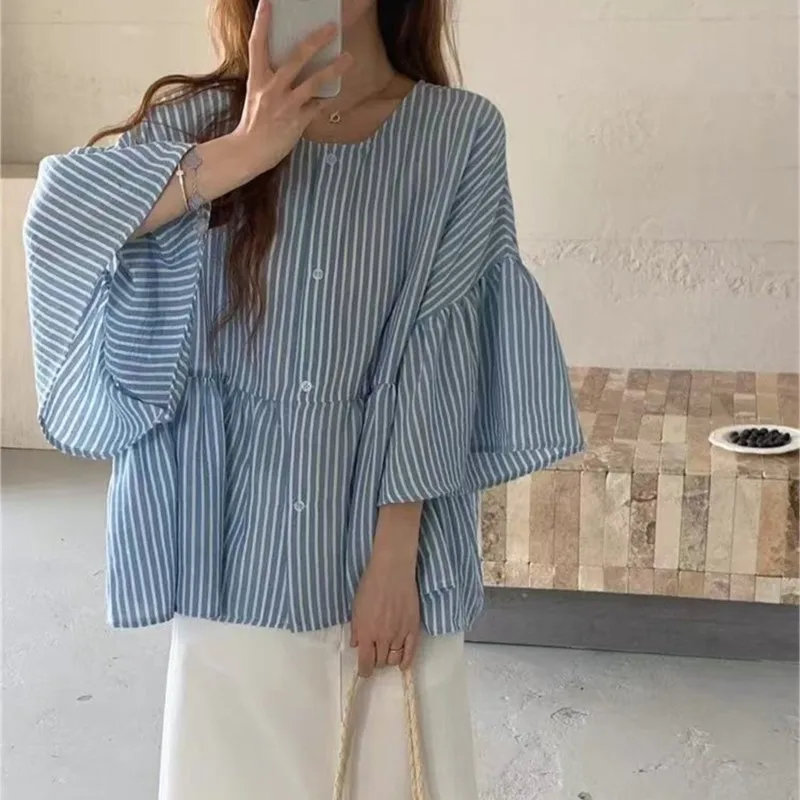 Johnature Japanese Shirt Women New Simple Casual Crew Neck Bat Sleeve Loose Versatile Tops For Summer 2025
Johnature Japanese Shirt Women New Simple Casual Crew Neck Bat Sleeve Loose Versatile Tops For Summer 2025