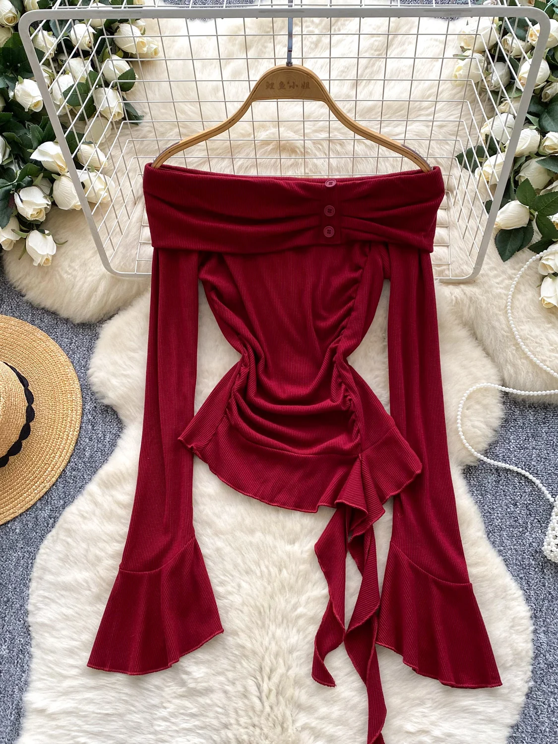 Foamlina, весенне-осенняя женская футболка, сексуальные однотонные футболки с открытыми плечами и длинными расклешенными рукавами, рюшами, тонкие футболки нерегулярной формы с оборками, уличная одежда
Foamlina, весенне-осенняя женская футболка, сексуальные однотонные футболки с открытыми плечами и длинными расклешенными рукавами, рюшами, тонкие футболки нерегулярной формы с оборками, уличная одежда