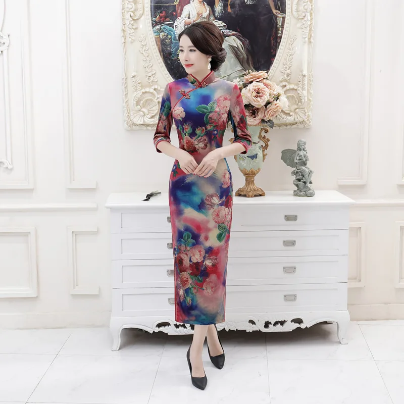 Осенне-зимнее улучшение Cheongsam, длинное бархатное платье для матери, женский банкетный костюм большого размера в китайском стиле
Осенне-зимнее улучшение Cheongsam, длинное бархатное платье для матери, женский банкетный костюм большого размера в китайском стиле