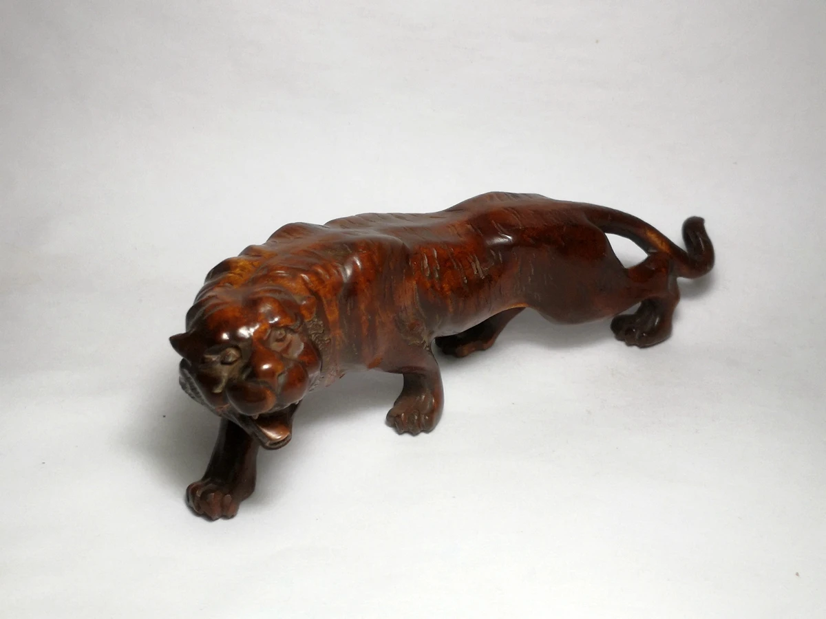 Винтажная китайская самшитовая статуя тигра ручной работы из китайского самшита - яркий дизайн, декоративный коллекционный подарок
Винтажная китайская самшитовая статуя тигра ручной работы из китайского самшита - яркий дизайн, декоративный коллекционный подарок