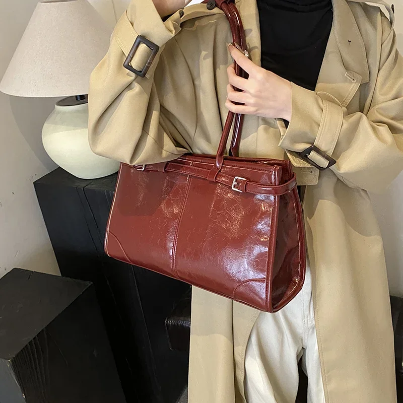 High Quality Texture Large Capacity Versatile Shoulder Bag for Autumn and Winter Commuting Hand-Held Tote Bag for Women
High Quality Texture Large Capacity Versatile Shoulder Bag for Autumn and Winter Commuting Hand-Held Tote Bag for Women
