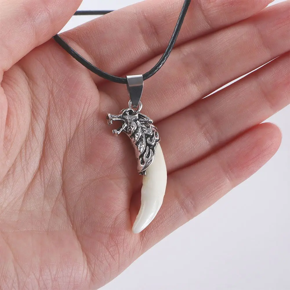 Cool Men Jewelry Boy Domineering Pendant Fashion Titanium Steel Wolf Tooth Necklace
Cool Men Jewelry Boy Domineering Pendant Fashion Titanium Steel Wolf Tooth Necklace