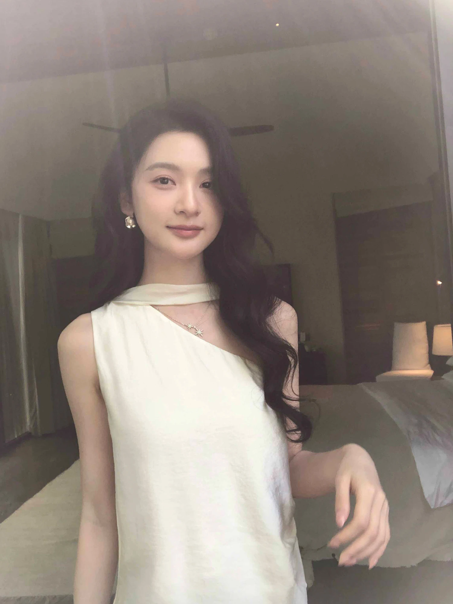 Pusumede Glass Beauty Detachable Sash Asymmetrical Shoulder Women's Sleeveless Shirt Atmosphere Shoulder Exposure Casual Style
Pusumede Glass Beauty Detachable Sash Asymmetrical Shoulder Women's Sleeveless Shirt Atmosphere Shoulder Exposure Casual Style