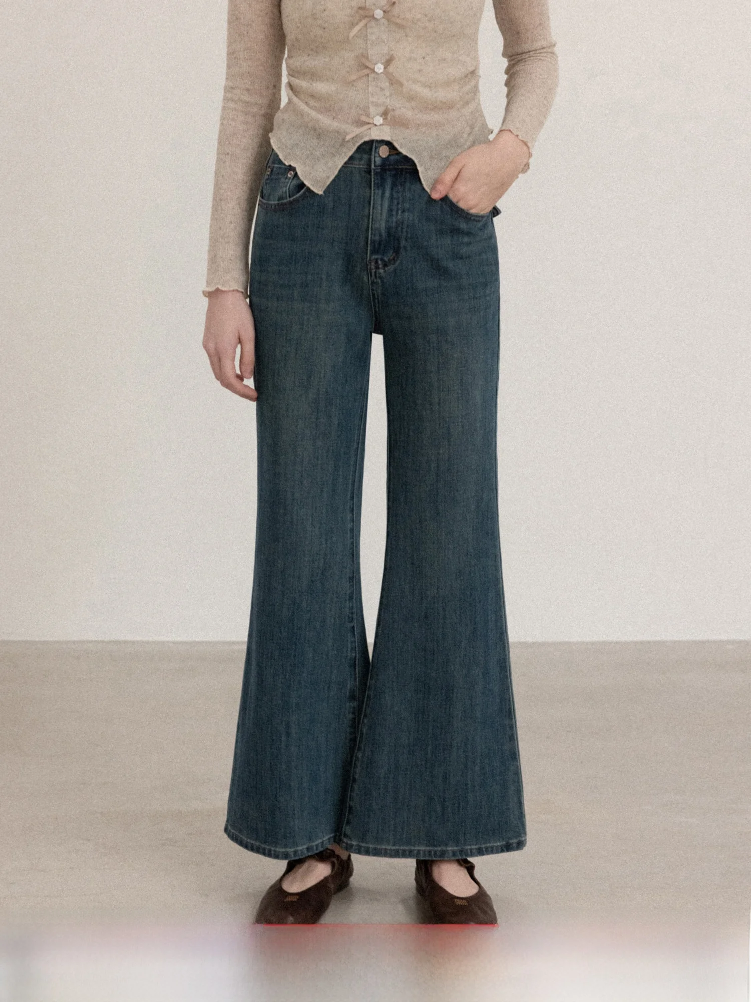 Retro Blue High Waist Slim Wide Leg Jeans Women's Spring Commute Versatile Micro Flare Pants Casual Style Cotton Blend
Retro Blue High Waist Slim Wide Leg Jeans Women's Spring Commute Versatile Micro Flare Pants Casual Style Cotton Blend