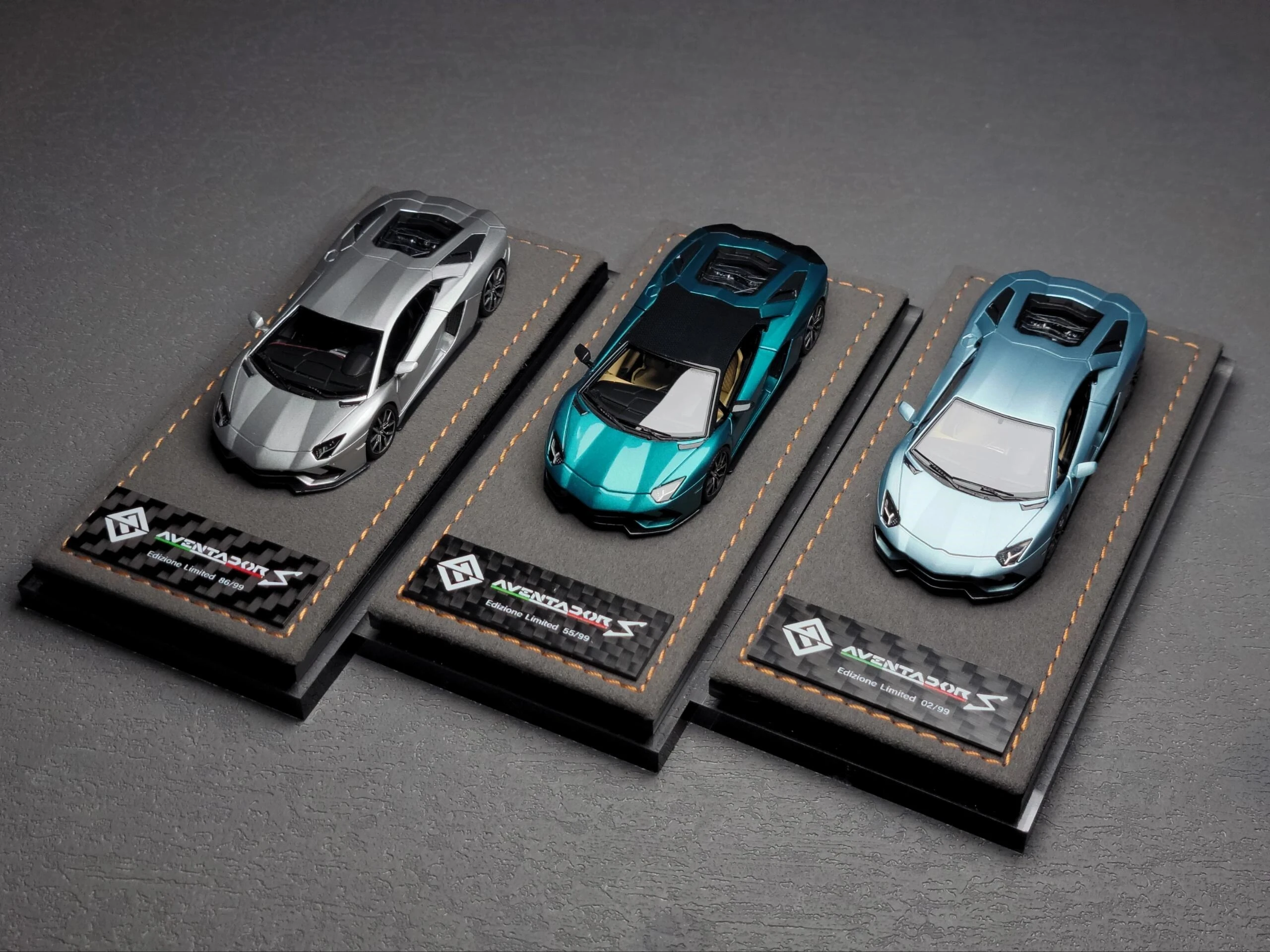 GW God Wealth 1:64 Aventador S 740-4 Diecast Model Car Resin Limited edition
GW God Wealth 1:64 Aventador S 740-4 Diecast Model Car Resin Limited edition