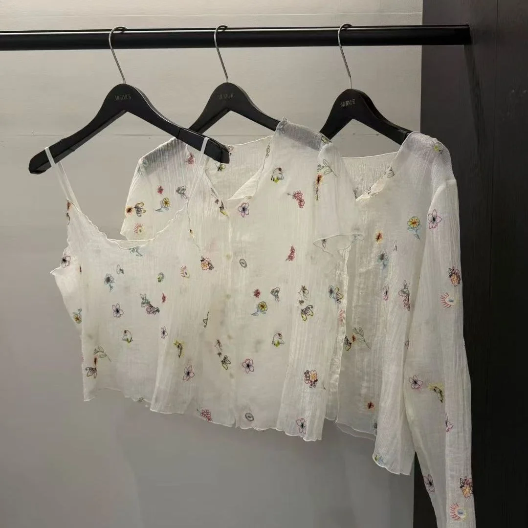 Slimming round Neck Floral Embroidery Shirt Women's Korean Style Loose Fit Long Sleeve Summer Top Dongdaemun
Slimming round Neck Floral Embroidery Shirt Women's Korean Style Loose Fit Long Sleeve Summer Top Dongdaemun