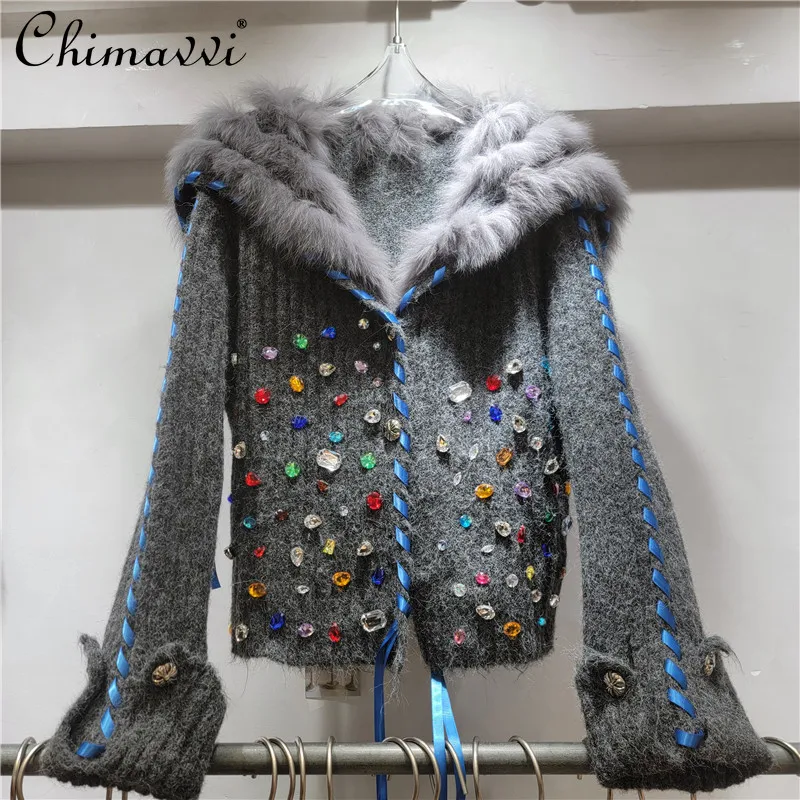 Тяжелый красочный ромбовидный темно-синий воротник, короткий вязаный кардиган, женский осенний элитный модный свитер с мягкой лентой, пальто
Тяжелый красочный ромбовидный темно-синий воротник, короткий вязаный кардиган, женский осенний элитный модный свитер с мягкой лентой, пальто