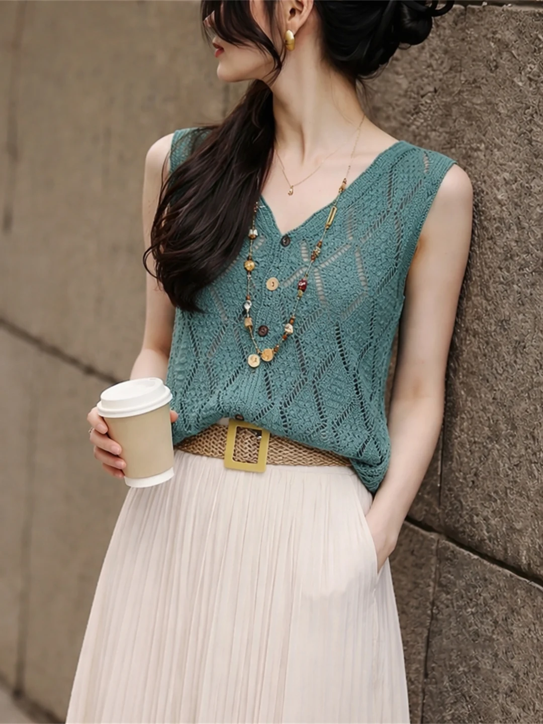 Fashionable V-Neck Knitted Ice Silk Vest Versatile Casual Style Hollow out Design Summer 2026 Women's plus Size Inner Wear
Fashionable V-Neck Knitted Ice Silk Vest Versatile Casual Style Hollow out Design Summer 2026 Women's plus Size Inner Wear