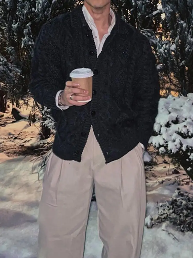 Винтажная вязаная куртка крючком, мужская осенне-зимняя модная вязаная куртка на пуговицах с лацканами, мужские повседневные вязаные свитера, кардиганы
Винтажная вязаная куртка крючком, мужская осенне-зимняя модная вязаная куртка на пуговицах с лацканами, мужские повседневные вязаные свитера, кардиганы