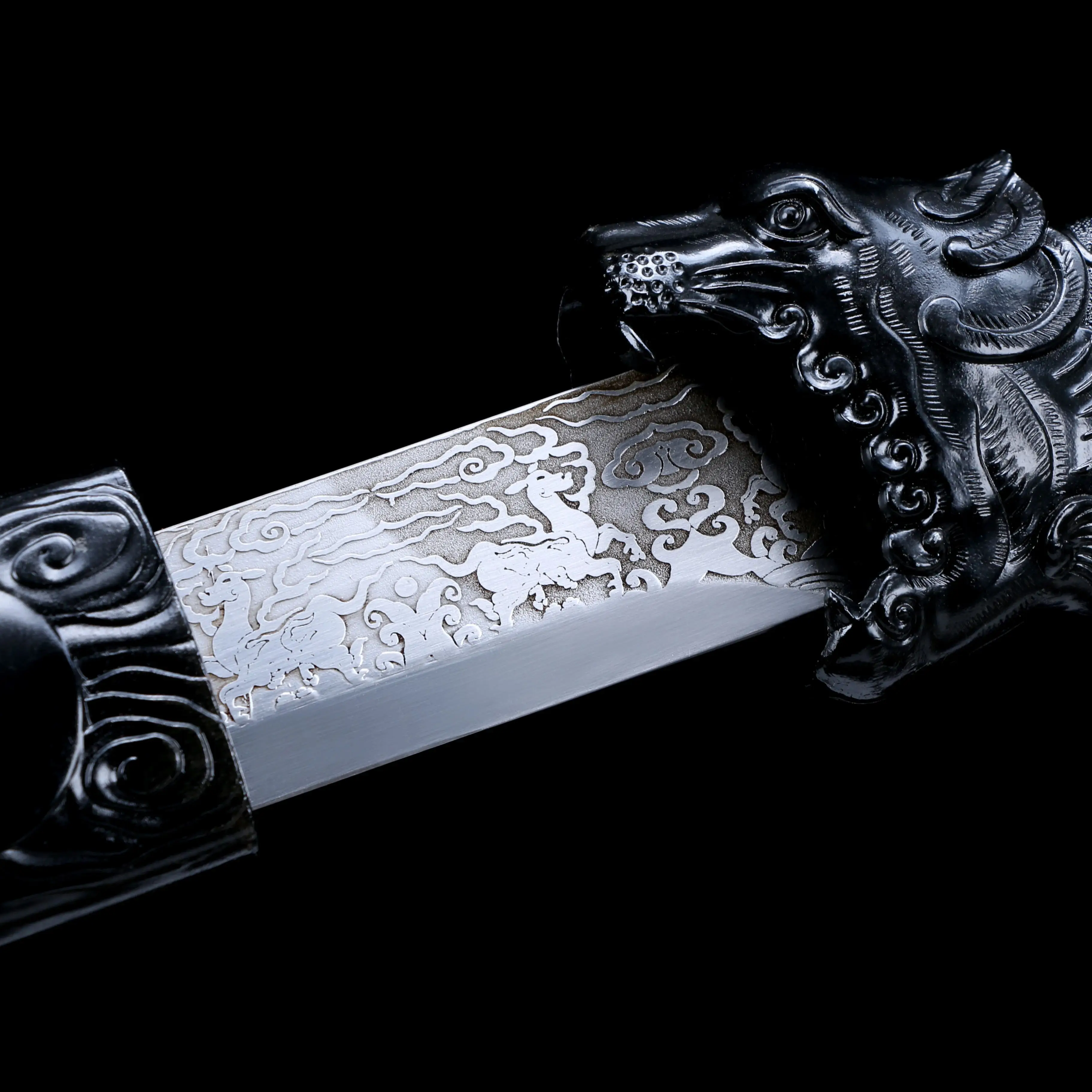 110 cm Medieval black divine deer Evil sword katana full tang Manganese steel Temple Myth Ninja samurai Sword Battle ready
110 cm Medieval black divine deer Evil sword katana full tang Manganese steel Temple Myth Ninja samurai Sword Battle ready