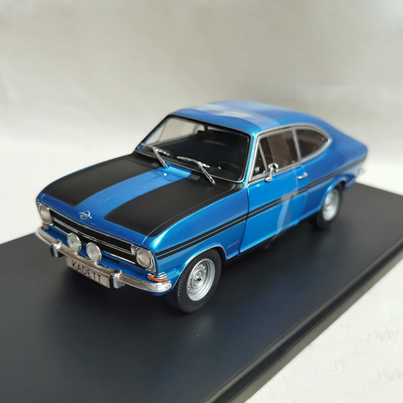 Литая модель автомобиля в масштабе 1:24 OPEL KADETT, модель автомобиля из сплава, коллекционные украшения
Литая модель автомобиля в масштабе 1:24 OPEL KADETT, модель автомобиля из сплава, коллекционные украшения