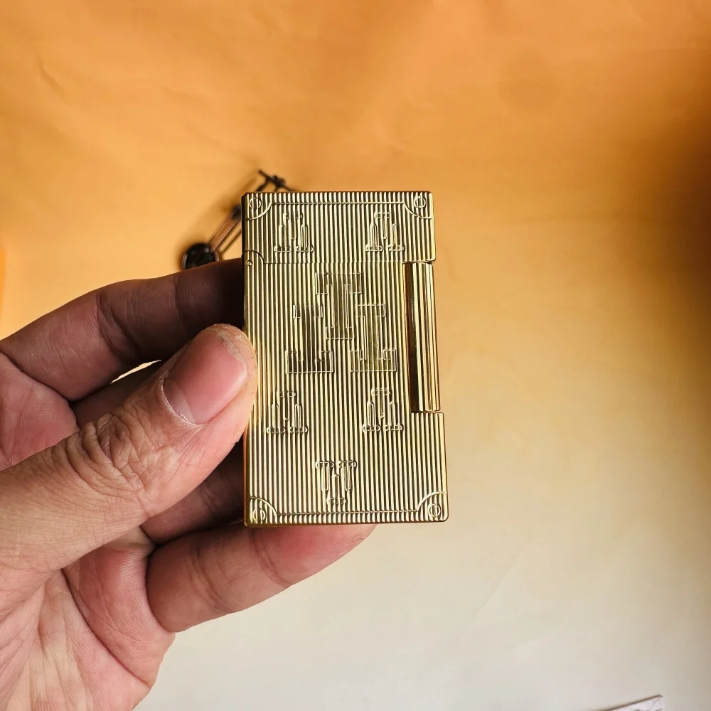 Luxury brand custom lighter, 3T collaboration edition, features a loud click sound, and comes with custom accessories.
Luxury brand custom lighter, 3T collaboration edition, features a loud click sound, and comes with custom accessories.