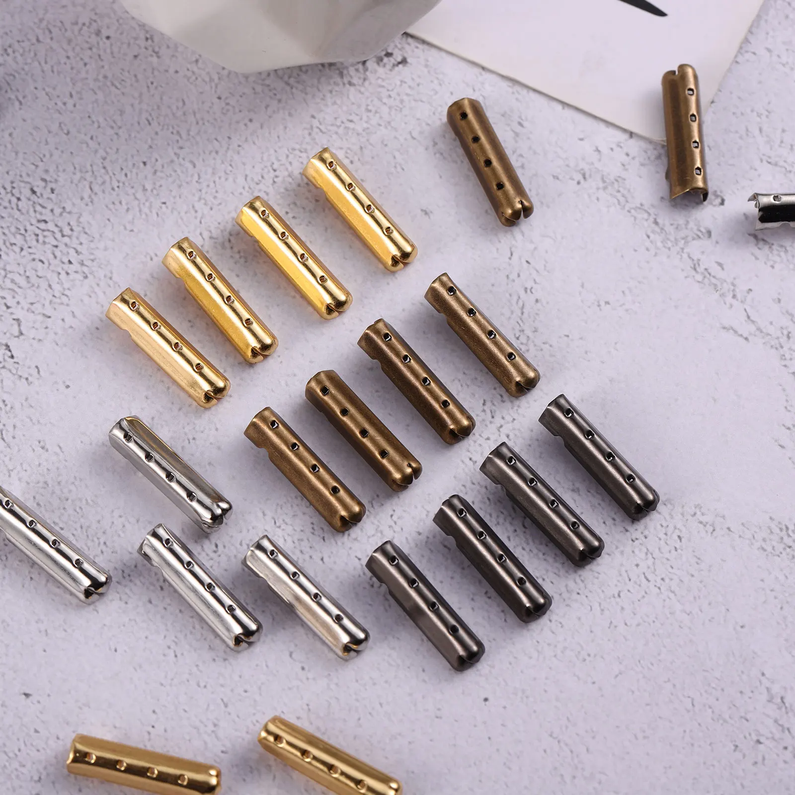 80pcs Copper Shoelace Tips Durable Metal for Shoe Laces Ends Repair Frayed 4Colors 23mm Shoe Accessories
80pcs Copper Shoelace Tips Durable Metal for Shoe Laces Ends Repair Frayed 4Colors 23mm Shoe Accessories