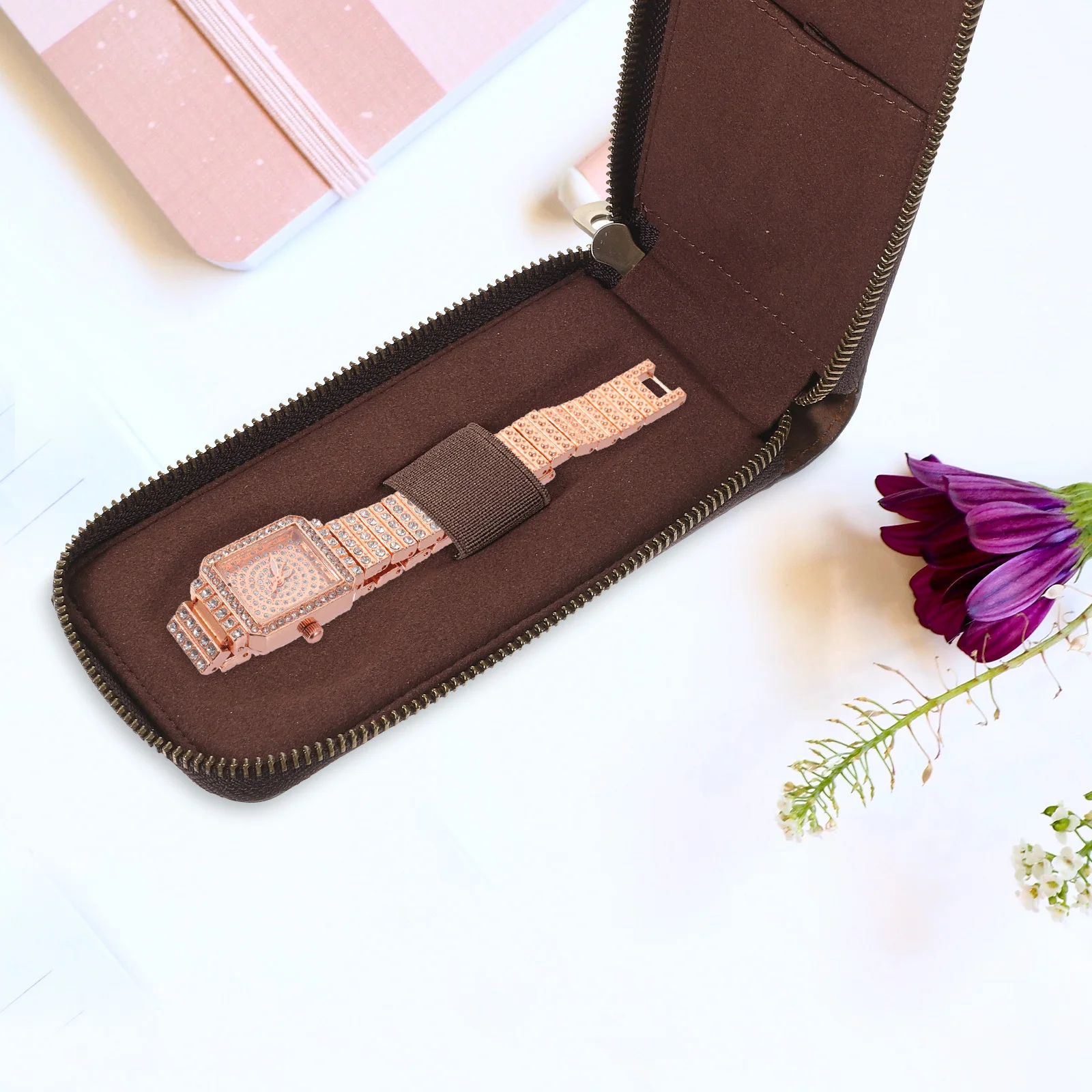 1Pcs Watch Box Retro Durable Travel Storage Holder Zippered Watch Organizer Gift Case Birthday Gift
1Pcs Watch Box Retro Durable Travel Storage Holder Zippered Watch Organizer Gift Case Birthday Gift