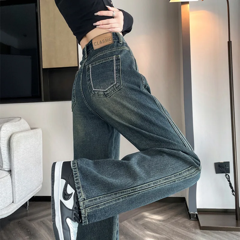 Wide leg jeans for women in spring 2025 with a chubby little sister and a high waist to cover her hips and make her look slimme
Wide leg jeans for women in spring 2025 with a chubby little sister and a high waist to cover her hips and make her look slimme