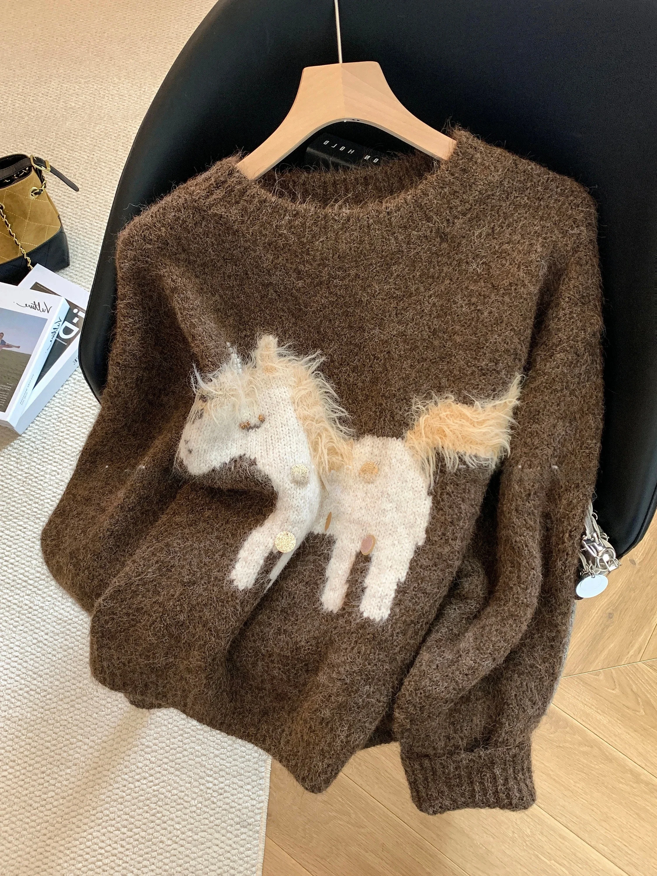 Women's Knitted Sweater Glitter Embroidery Soft Cozy Winter New Style Fashionable Korean Loose Fit Long Sleeve round Neck
Women's Knitted Sweater Glitter Embroidery Soft Cozy Winter New Style Fashionable Korean Loose Fit Long Sleeve round Neck