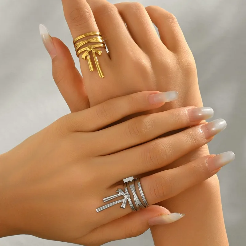A niche bow design with adjustable opening and a fashionable, simple, and versatile ring bracelet
A niche bow design with adjustable opening and a fashionable, simple, and versatile ring bracelet