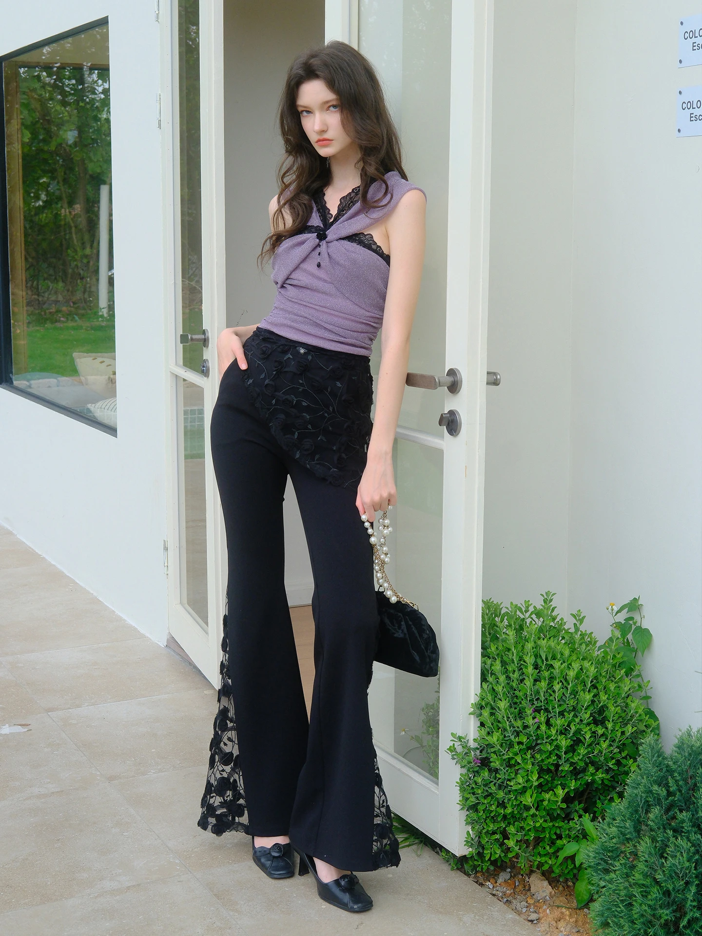 Peter Pan Uncle's 'Manga Night Flower Vine' Slim Fit Top Lace Material Bell Bottoms V Neck Design High Waist Spring Fashion Set
Peter Pan Uncle's 'Manga Night Flower Vine' Slim Fit Top Lace Material Bell Bottoms V Neck Design High Waist Spring Fashion Set