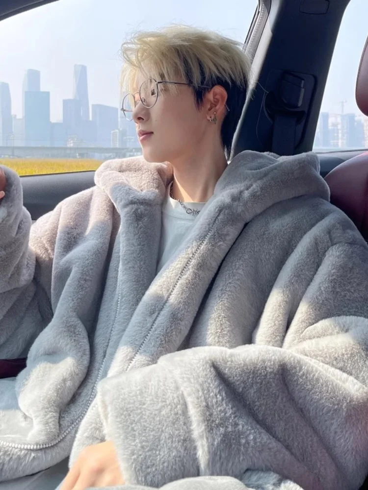 Мужская зимняя куртка из овечьего вельвета, утепленная, средней длины, пушистая, теплая, повседневная, на молнии, с капюшоном
Мужская зимняя куртка из овечьего вельвета, утепленная, средней длины, пушистая, теплая, повседневная, на молнии, с капюшоном