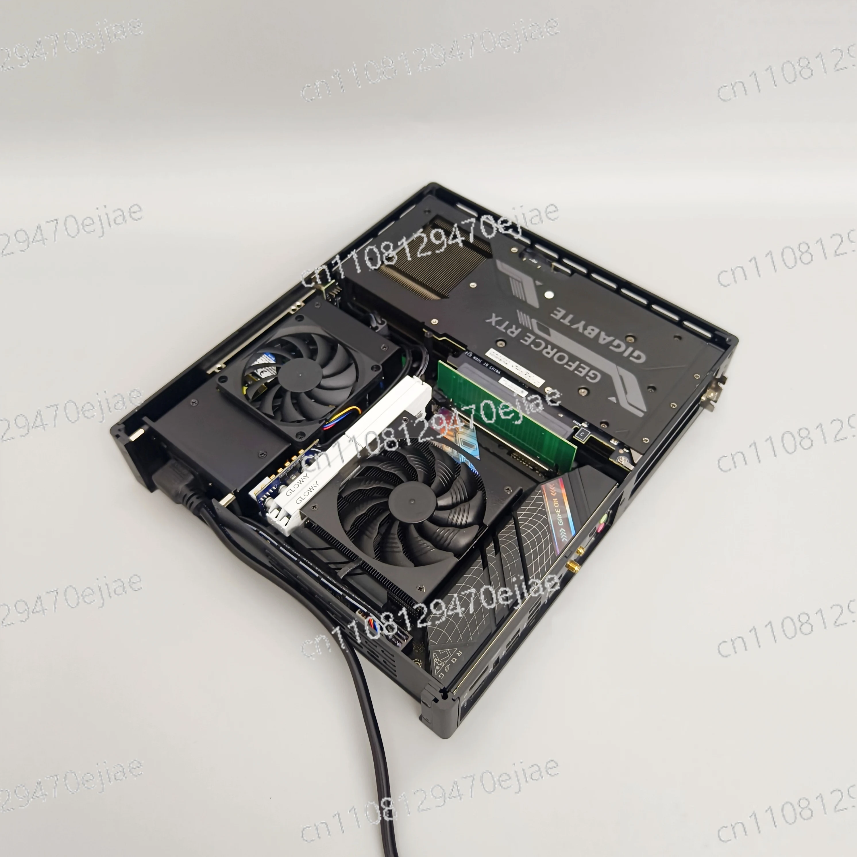 New version of S35 chassis 4-liter portable mini ITX splicing small host, supports dual fan graphics card, small 1U power supply
New version of S35 chassis 4-liter portable mini ITX splicing small host, supports dual fan graphics card, small 1U power supply