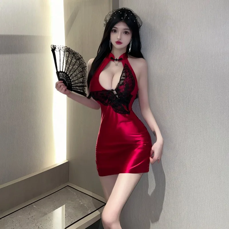 European and American Hair Sexy Hot Girl Retro Cheongsam Embroidered Sheath Dress Women
European and American Hair Sexy Hot Girl Retro Cheongsam Embroidered Sheath Dress Women