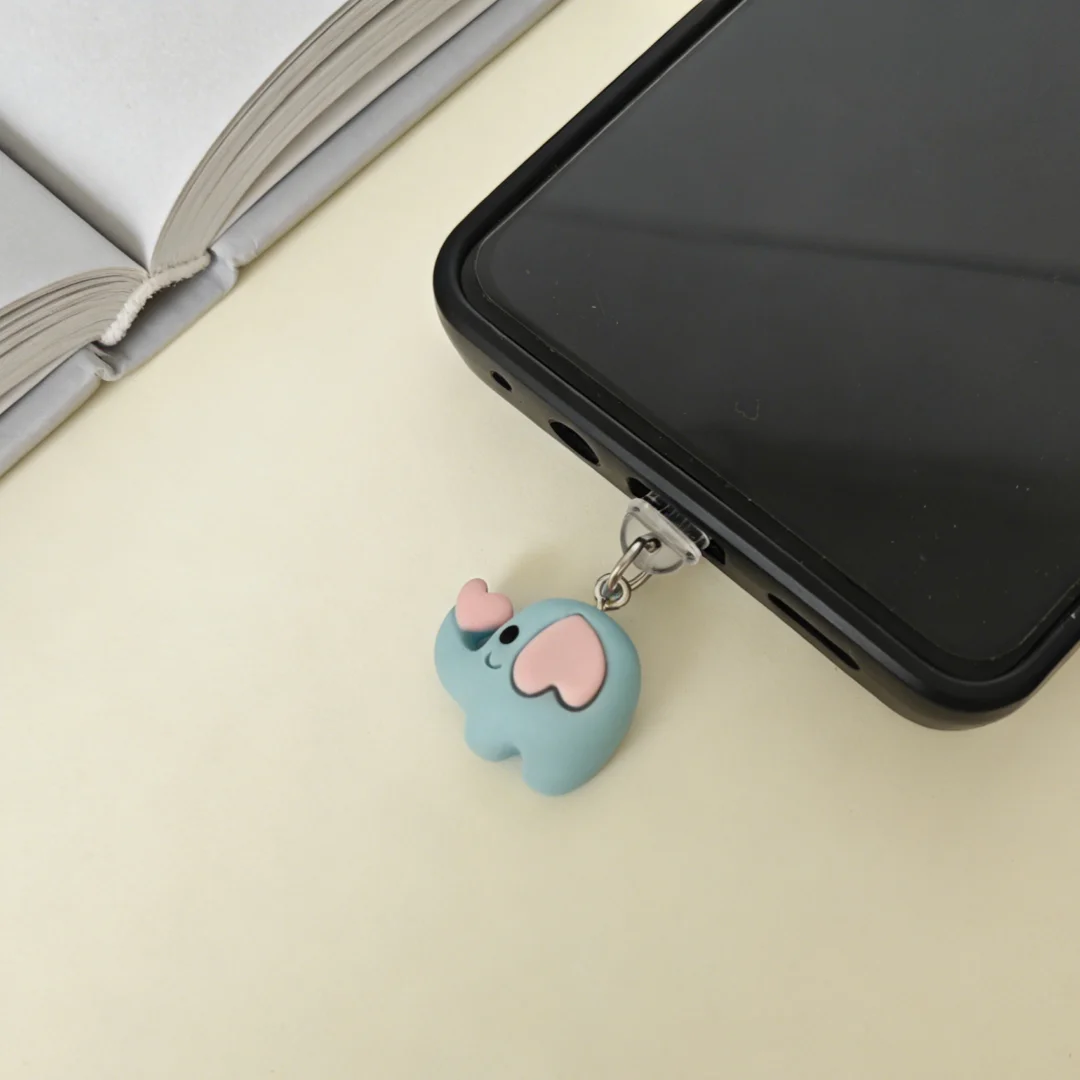 1 Piece of Heart-Shaped Elephant Phone Dust Plug, Light Blue and Pink Heart Cute Design, Suitable for Charging Port Dust Protection, Compatible with Iphone/Type-C Interface
1 Piece of Heart-Shaped Elephant Phone Dust Plug, Light Blue and Pink Heart Cute Design, Suitable for Charging Port Dust Protection, Compatible with Iphone/Type-C Interface