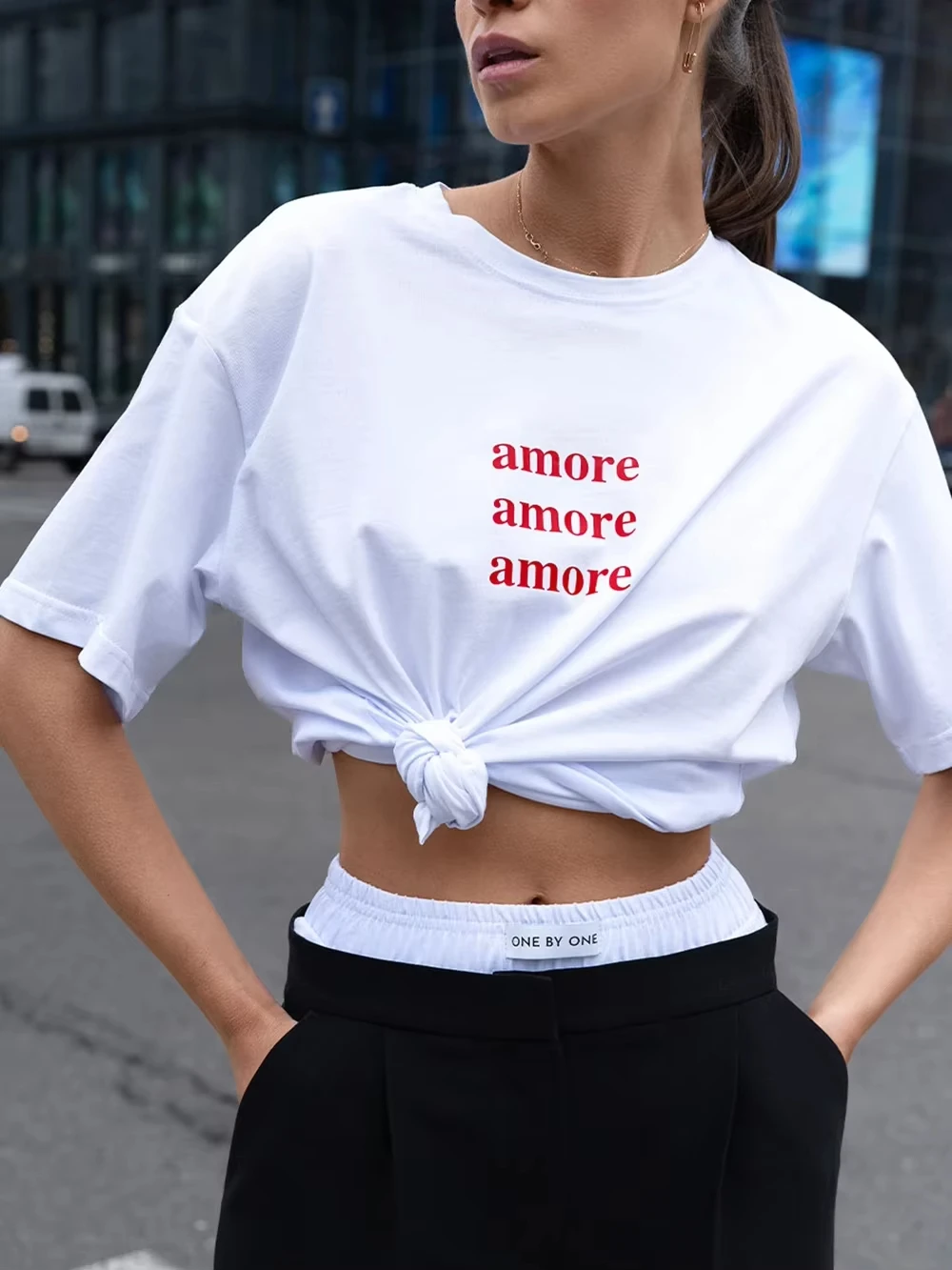Белая футболка большого размера с буквенным принтом Amore, женская футболка простого дизайна, летние модные футболки с круглым вырезом и короткими рукавами, топ Y2K
Белая футболка большого размера с буквенным принтом Amore, женская футболка простого дизайна, летние модные футболки с круглым вырезом и короткими рукавами, топ Y2K