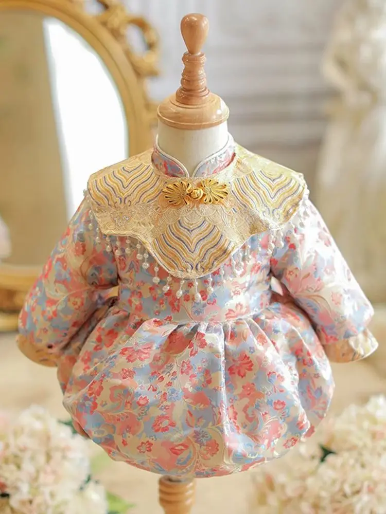 One-year-old girl's dress spring and summer Tang suit, baby and child grab week new Chinese crown
One-year-old girl's dress spring and summer Tang suit, baby and child grab week new Chinese crown