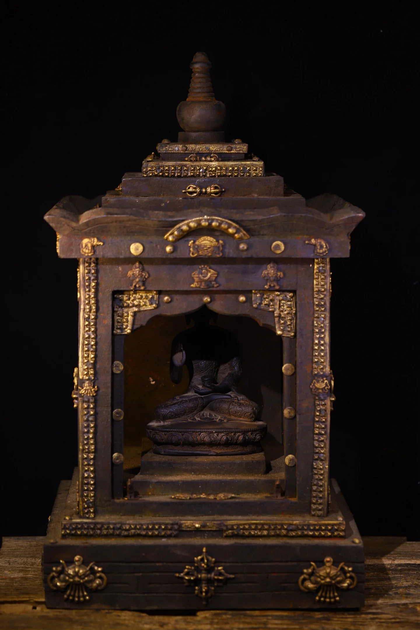 27"Tibetan Temple Collection Old Bodhi Root Wood Cinnabar GARUDA Vajra Buddhist Niche Bronze Shakyamuni Buddha Worship Hall
27"Tibetan Temple Collection Old Bodhi Root Wood Cinnabar GARUDA Vajra Buddhist Niche Bronze Shakyamuni Buddha Worship Hall