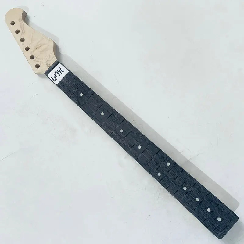 LN996 Unfinished ST Guitar Neck Custom No Logo without Frets No Paints 6 Strings DIY Replace Guitar Parts
LN996 Unfinished ST Guitar Neck Custom No Logo without Frets No Paints 6 Strings DIY Replace Guitar Parts