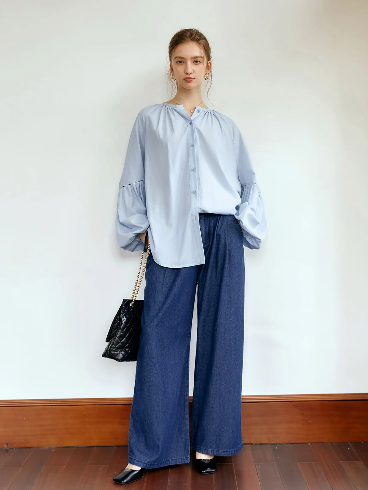 OLrain Sky Blue Lyocell Women Shirt 2025 Spring New O Neck Lantern Sleeve Single Breasted Oversized Casual Blouse M56QC93095
OLrain Sky Blue Lyocell Women Shirt 2025 Spring New O Neck Lantern Sleeve Single Breasted Oversized Casual Blouse M56QC93095