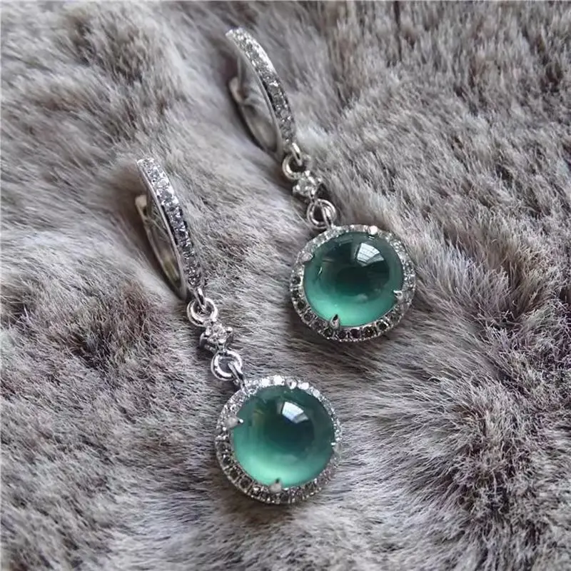 British noble and high-end earrings for women with light luxury fashion earrings, sweet and versatile trend new products
British noble and high-end earrings for women with light luxury fashion earrings, sweet and versatile trend new products