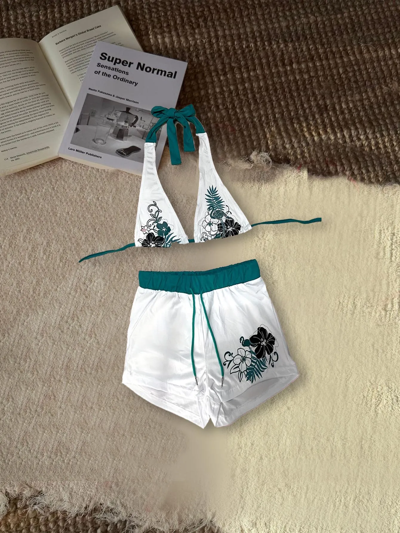 Streetwear Black Blue Floral Print Couple Swimsuit Set For Summer Beach And Hot Spring
Streetwear Black Blue Floral Print Couple Swimsuit Set For Summer Beach And Hot Spring