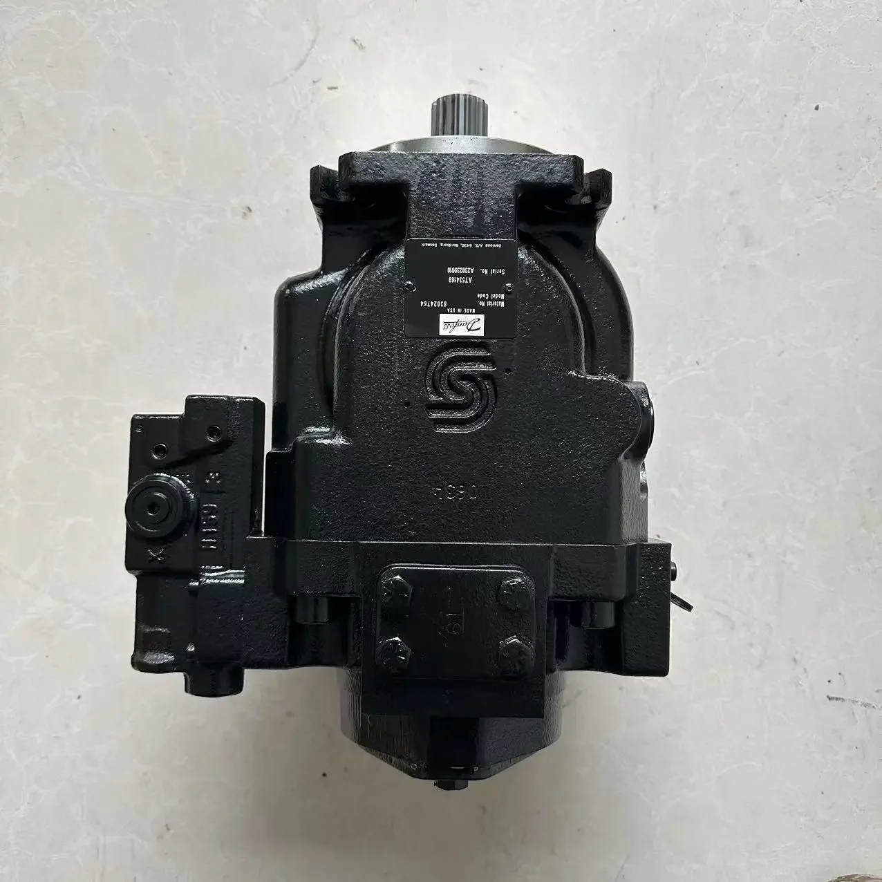 Hydraulic Pump AT522444 AT522445 AT302661 AT384094 Main Pump For John Deere 620 620G 670 670G 770 770G 870 870G Grader Motor
Hydraulic Pump AT522444 AT522445 AT302661 AT384094 Main Pump For John Deere 620 620G 670 670G 770 770G 870 870G Grader Motor