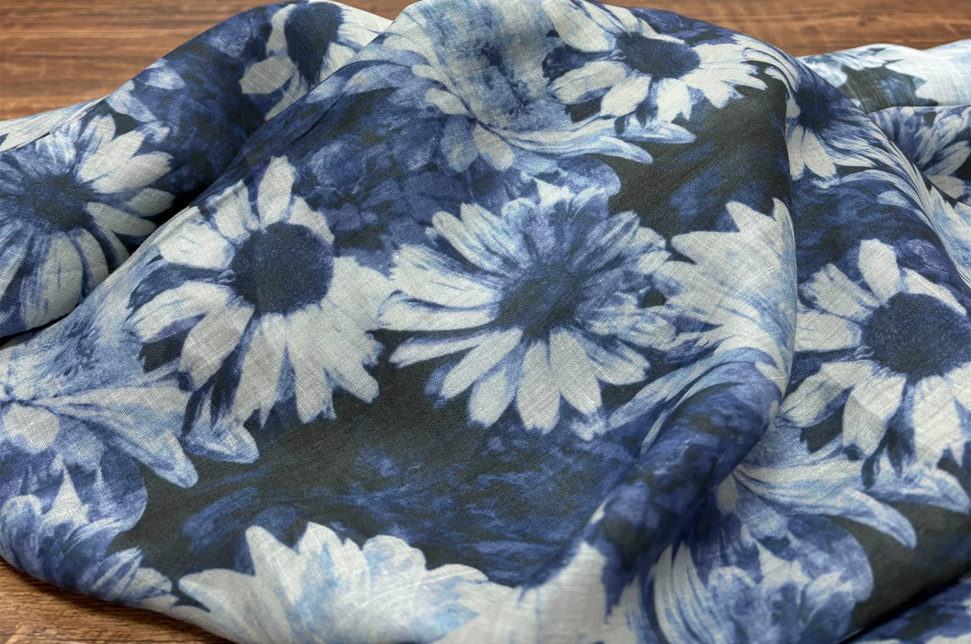 1yard Daisy print fabric ramie tissu Women's cheongsam dress fabrics for material
1yard Daisy print fabric ramie tissu Women's cheongsam dress fabrics for material