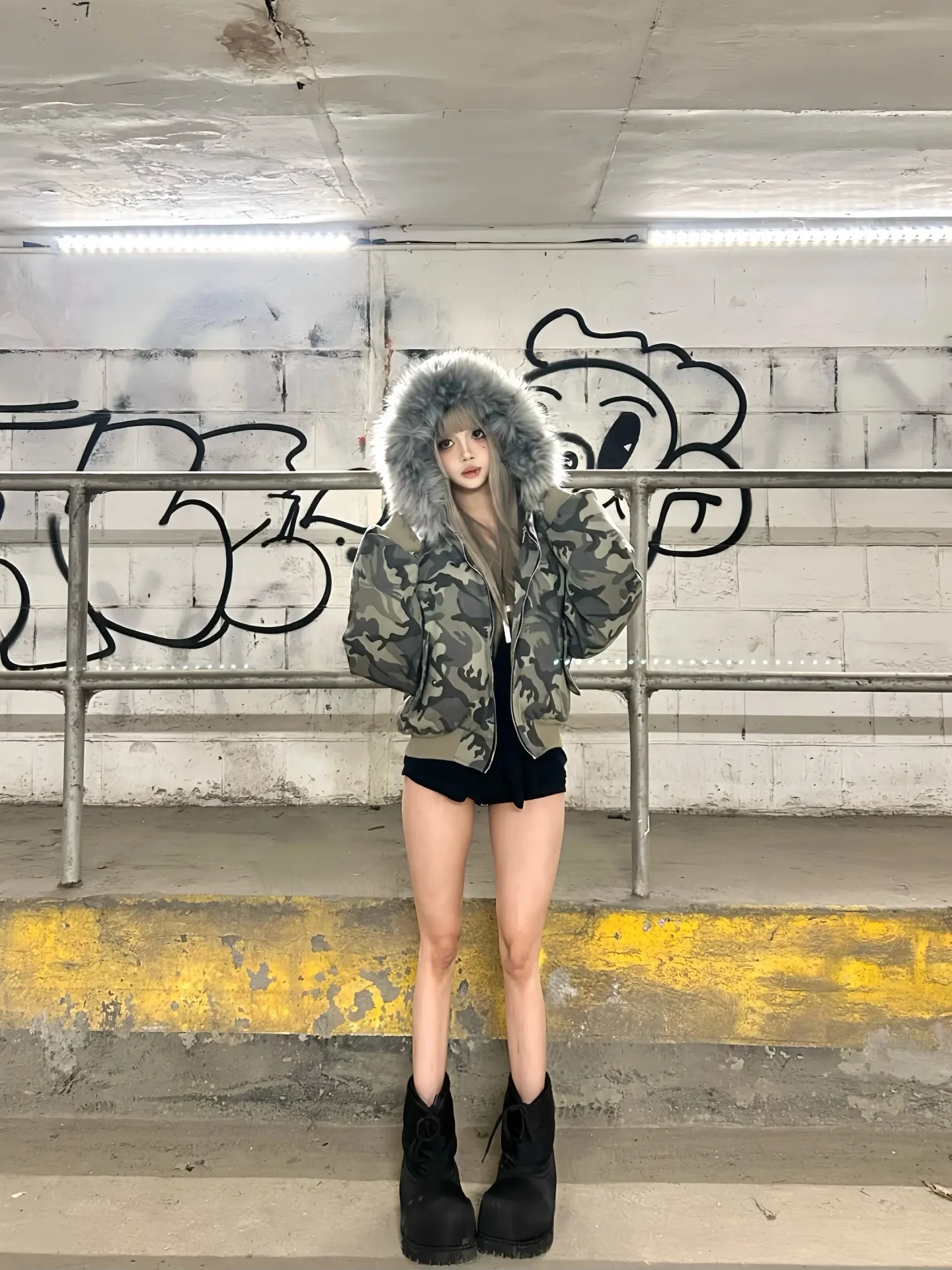 Мужская камуфляжная хлопковая куртка с большим меховым воротником в американском ретро-стиле, зимняя куртка-бомбер на молнии, теплая
Мужская камуфляжная хлопковая куртка с большим меховым воротником в американском ретро-стиле, зимняя куртка-бомбер на молнии, теплая