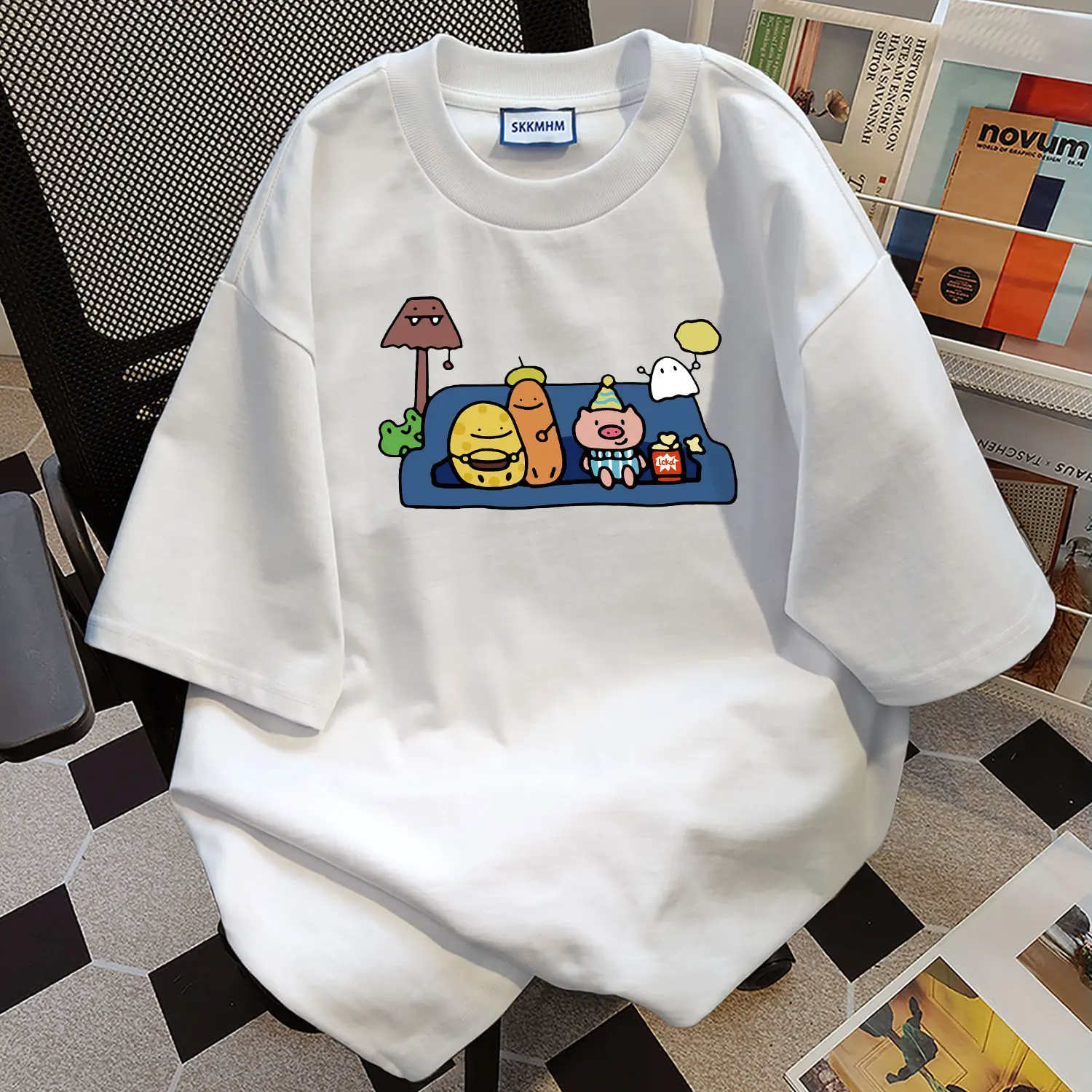 Korean summer retro short sleeved t shirt Harajuku men and women niche round neck loose casual versatile couple tops T-shirt y2k
Korean summer retro short sleeved t shirt Harajuku men and women niche round neck loose casual versatile couple tops T-shirt y2k