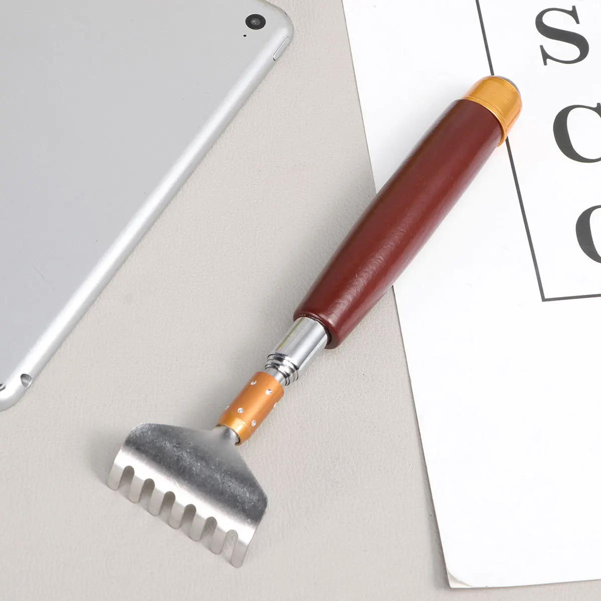 Телескопический коготь для царапин на спине из нержавеющей стали с гладкой деревянной ручкой, гибкий дизайн для снятия давления, гибкий скребок для спины
Телескопический коготь для царапин на спине из нержавеющей стали с гладкой деревянной ручкой, гибкий дизайн для снятия давления, гибкий скребок для спины