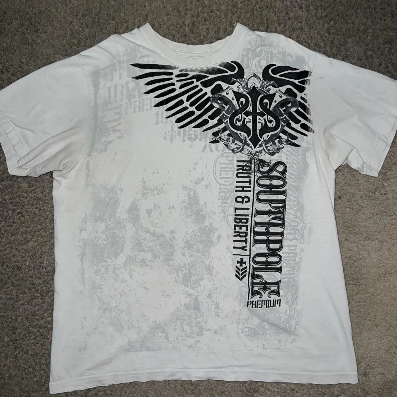 Southpole White T Shirt Y2K Grunge Left Side Graphic Wings Logo Print Hip Hop Vintage Goth Fashion Top
Southpole White T Shirt Y2K Grunge Left Side Graphic Wings Logo Print Hip Hop Vintage Goth Fashion Top
