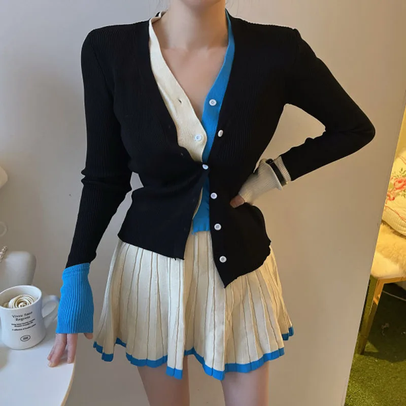 2025 Korean Chic Spring Contrast Color Splicing Knitting 2 Pieces Set Women Cardigan Top + Pleated Skirts Female Fashion Outfits
2025 Korean Chic Spring Contrast Color Splicing Knitting 2 Pieces Set Women Cardigan Top + Pleated Skirts Female Fashion Outfits