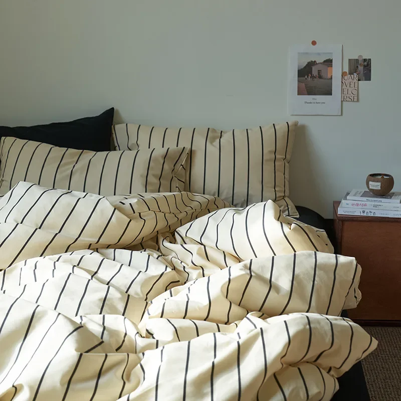 Nordic simple style cotton three or four-piece set pure cotton light luxury household bed sheet mattress quilt cover 100% cotton
Nordic simple style cotton three or four-piece set pure cotton light luxury household bed sheet mattress quilt cover 100% cotton